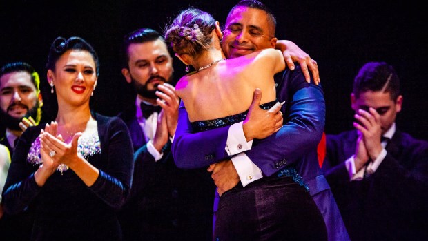 Maksim Gerasimov y Agustina Piaggio, los ganadores en Tango de Pista 2019. Foto Gentileza de Festivales BA.