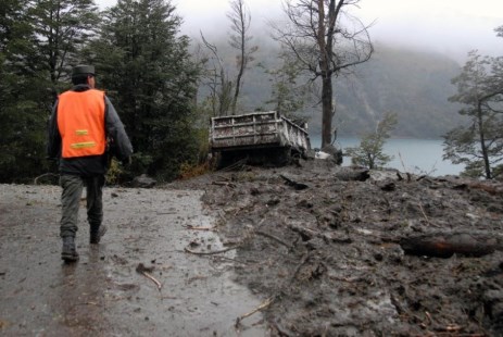 Cierran la ruta 40 por un alud en Bariloche - Actualidad | Diario La Prensa