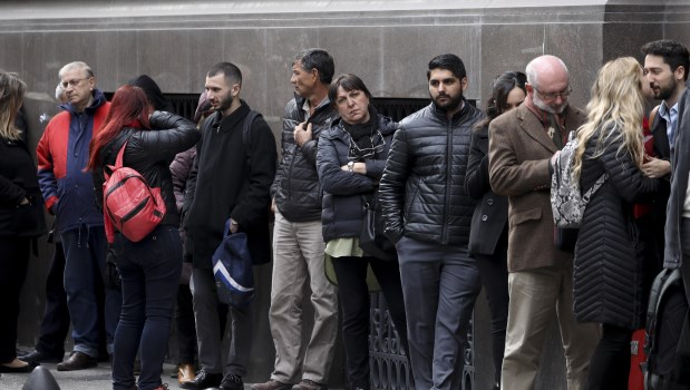 El ahorrista sigue llevando al colchón a una caja de seguridad los dólares que atesoraba en plazos fijo.