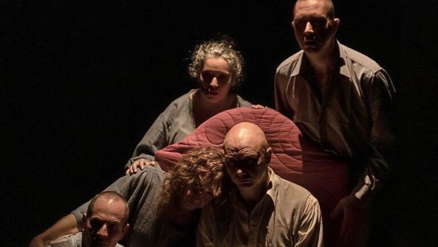 Escrita dos décadas atras, una obra maestra perfecta y sanguinolenta.