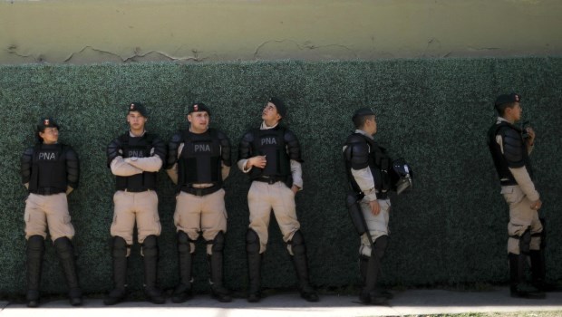 La desidia, el caos y la “Policía Democrática” de Victoria Donda