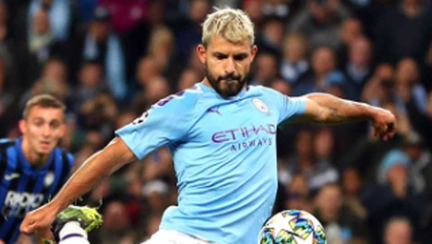 El "Kun" Agüero se perderá el clásico de Manchester por una lesión