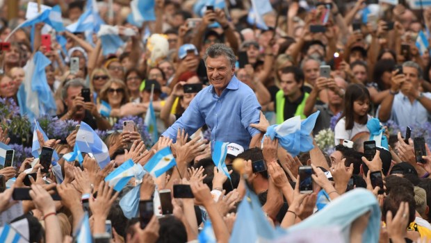Macri: "Cuidemos a nuestra Argentina para que no la roben, no la maltraten, no la estafen"