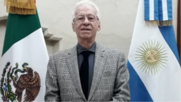México ordenó el regreso de su embajador en la Argentina tras ser filmado robando un libro