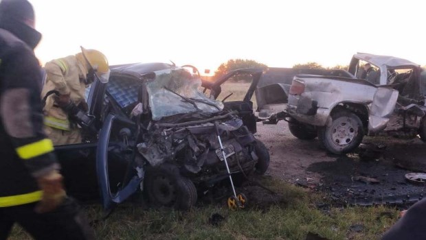 Siete muertos, tres de ellos menores, en un triple choque en la ruta 22 ...