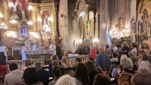 El domingo 5 celebró la misa el padre Ignacio Lastra, que señaló el valor de que en este tiempo de Navidad recibiéramos esta imagen de Fátima que recorre el mundo.