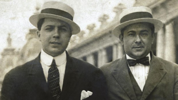 En 1916, Carlos Gardel y José Razzano arrasan con un número de varieté en el Teatro Odeón.