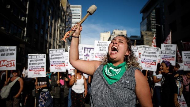 Economía feminista o el despotismo aplaudido