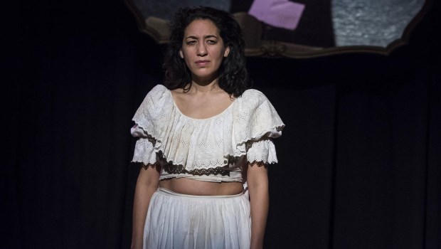 La elección de Lorena Vega para el personaje es un acierto, potenciado por la precisa marcación del director.