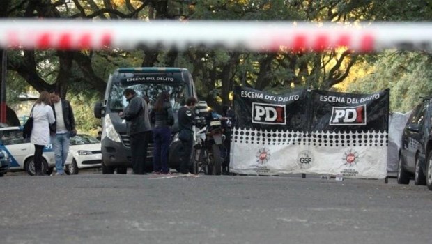 Acribillan al hijo de un ex policía condenado por sus vínculos con la banda narco "Los Monos"