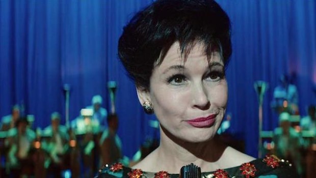 "Judy", con una actuación de Renée Zellweger que resulta superior al filme.