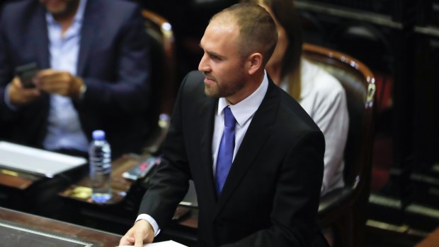 La estrategia del ministro de Economía, Martín Guzmán, mutó paulatinamente hacia el endurecimiento. En marzo el Gobierno realizará la oferta, que se presume dura, y los bonistas tendrán 15 días para aceptar.