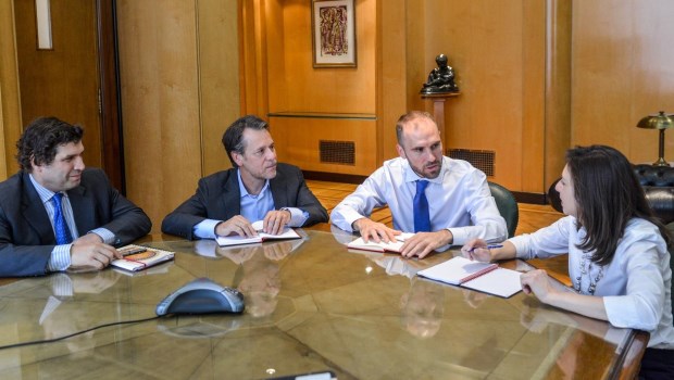 El ministro de Economía recibió el viernes a la delegación del Fondo Monetario Internacional