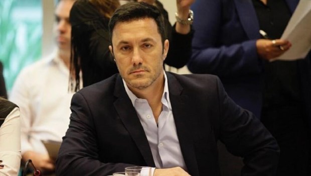 Luis Petri.­