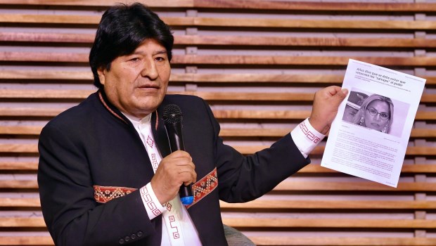 Morales destruyó al Poder Judicial, poniéndolo bajo sus órdenes. Impuso una Constitución ilegal y luego la quebrantó para su propia conveniencia.