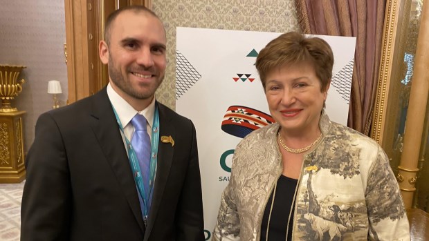 El ministro de Economía, Martín Guzmán y la directora del Fondo Monetario Internacional (FMI), Kristalina Georgieva. ARCHIVO.