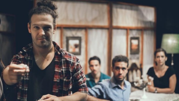 Seis hermanos en busca de una identidad robada