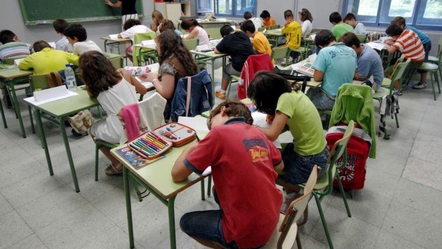 Argentina lidera la escolarización en la región, pero elevó la deserción en jóvenes con carencias socioeconómicas, según la UCA