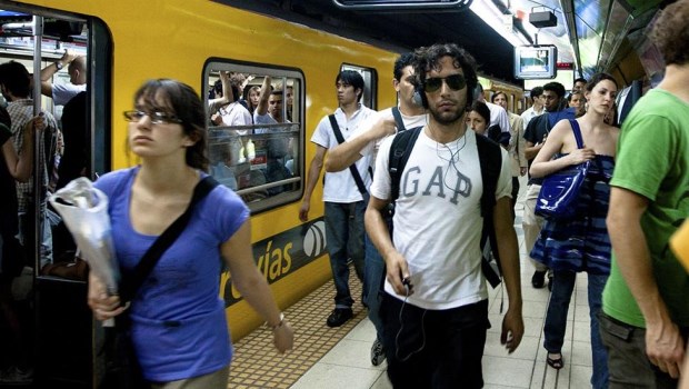 Las medidas en trenes y subtes para evitar el contagio