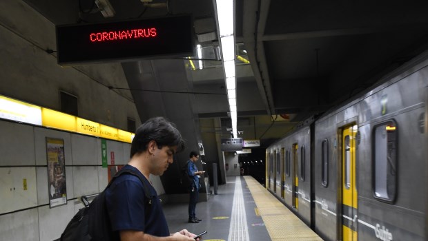 Cuidado con el virus totalitario