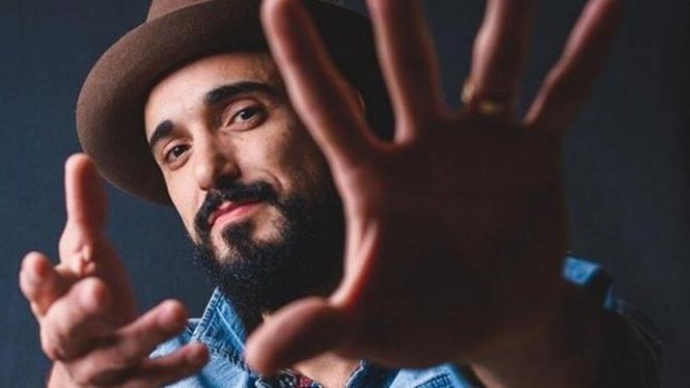 Abel Pintos es uno de los 35 artistas que participan de la iniciativa.