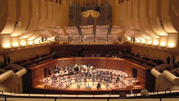 El moderno Davies Symphony Hall, diseñado por el italiano Pietro Belluschi e inaugurado en 1980, alberga a la Orquesta de la ciudad.­