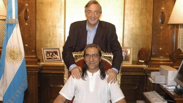 El Presidente lamentó la muerte de Fontova con una foto en la que se lo ve junto a Néstor Kirchner