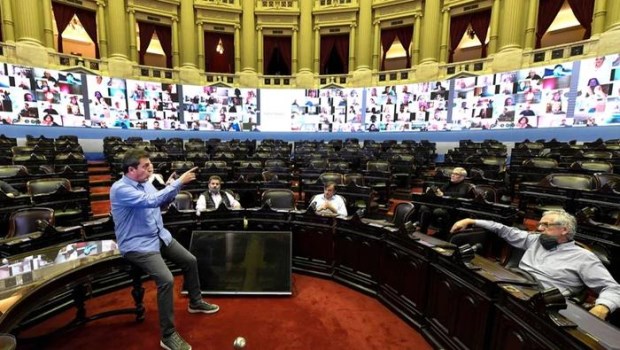 Legisladores remotos como es la costumbre