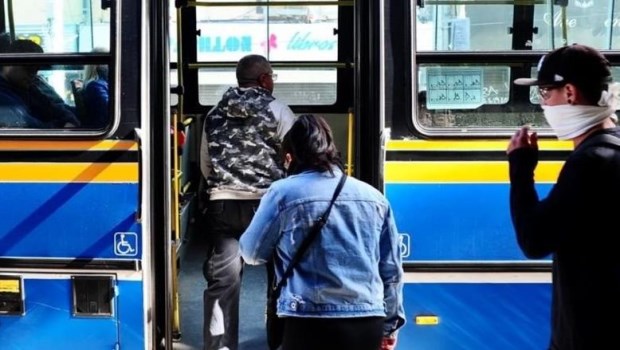 Sólo personal esencial podrá usar el transporte interjurisdiccional