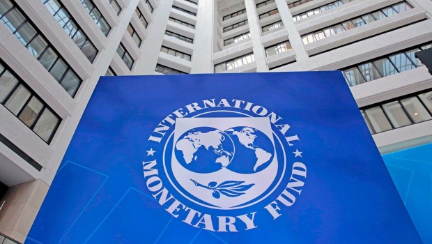 El FMI advierte sobre ola de bancarrotas en bancos débiles por el coronavirus
