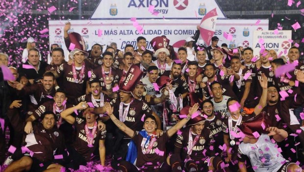 El festejo de Lanús, el gran campeón del Torneo de Transición 2016.