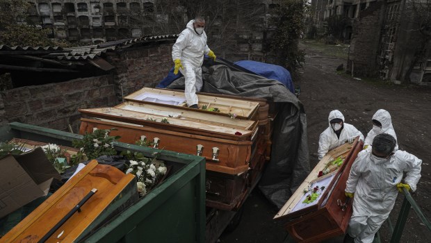 La pandemia y el optimismo con pies de barro