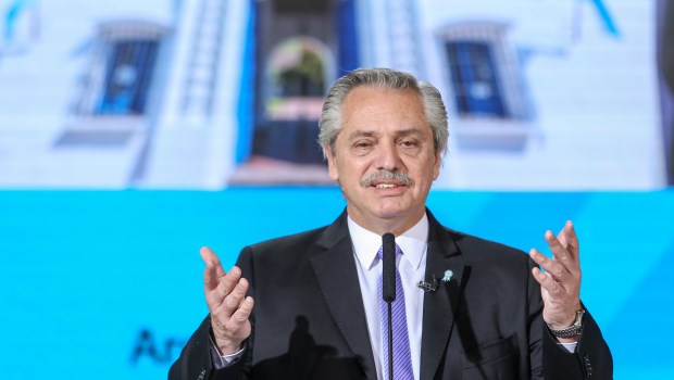 Alberto Fernández .