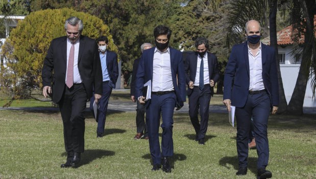 Con diferencias en Capital y Provincia, el Gobierno anunció aperturas para "volver a la vida habitual"