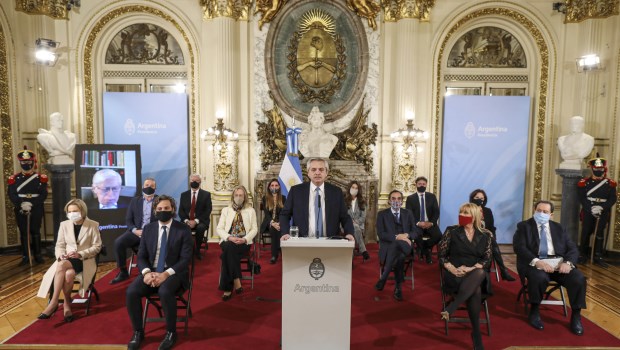 Alberto Fernández realizó el anuncio en el Salón Blanco de la Casa Rosada.
