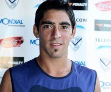 Tras los festejos un jugador de Vélez chocó en Palermo