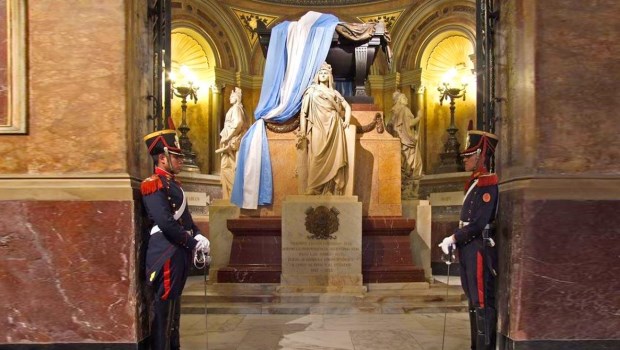 San Martín con mirada política