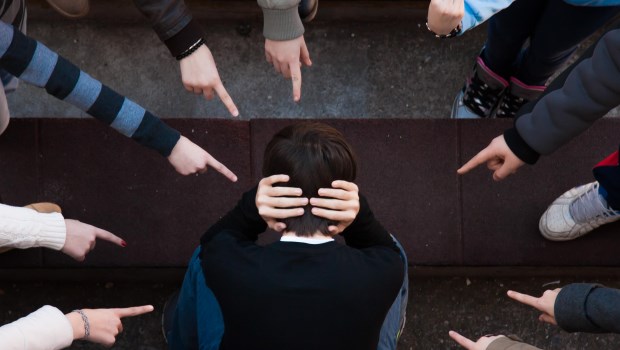 Unidos por el espanto en el abismo del fanatismo