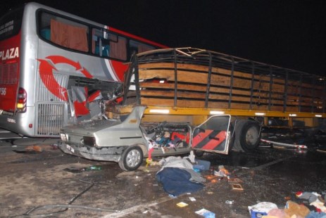 Trágico choque en cadena en la autopista Rosario-Santa Fe