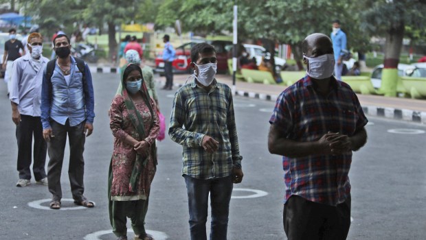 El capitalismo hipertecnológico ya había hecho los deberes para ofrecernos este nuevo mundo a la vez aislado y distanciado.