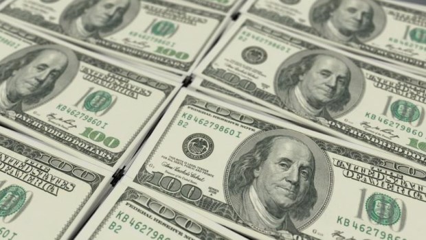 Intentan normalizar la venta de dólares