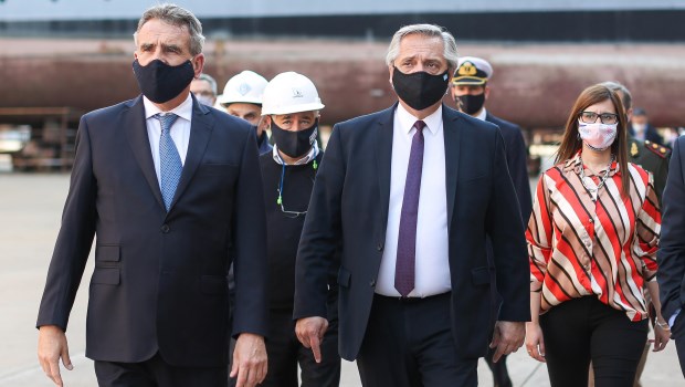 Fernández pidió darles a las Fuerzas Armadas "el reconocimiento social que merecen"