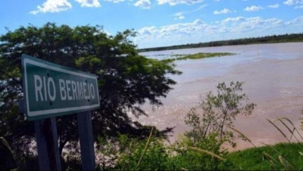 Murió ahogado al intentar cruzar el río Bermejo a nado para poder ver a su hija