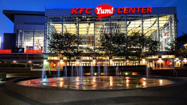 El KFC Yum! Center podría ser el provisorio estadio de los Raptors.
