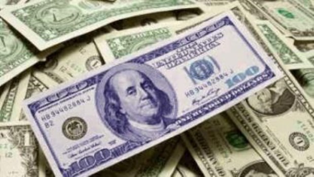 El blue subió a 164 pesos y las cotizaciones bursátiles se negociaron en alza