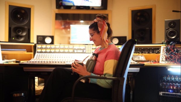 Vane Butera en el estudio: desde allí cantará sus nuevas canciones.