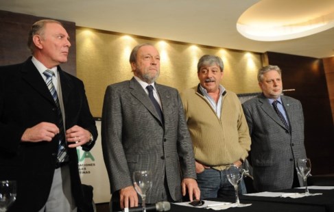 La Iglesia le pide al campo que participe del diálogo