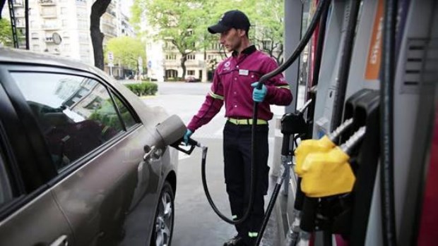 La venta de naftas en octubre creció más de 5%, pero sigue 20% debajo de la prepandemia