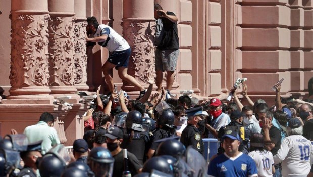 Graves incidentes en la Casa Rosada­