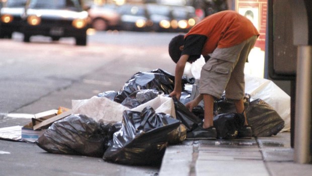 La pobreza subió al 44% en Argentina